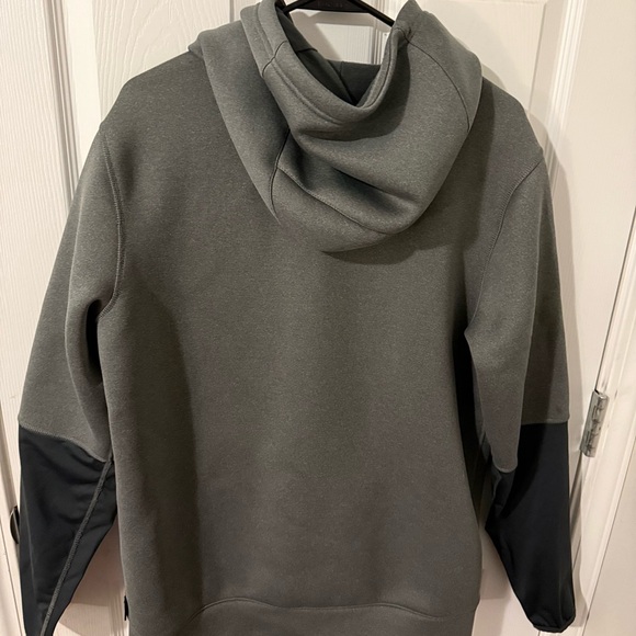 Nike Gray and Black Golden Gophers Men’s Hoodie - Picture 5 of 7